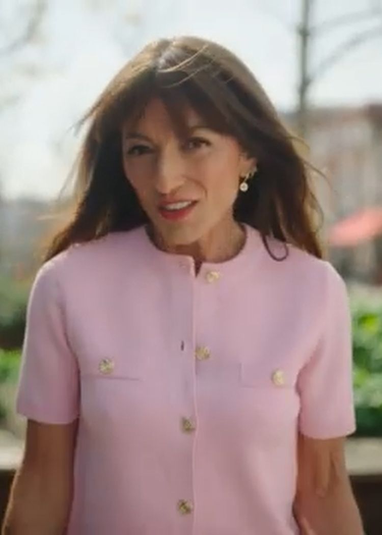 Hays Travel Advert - Meet the Face of Hays Travel: Davina McCall